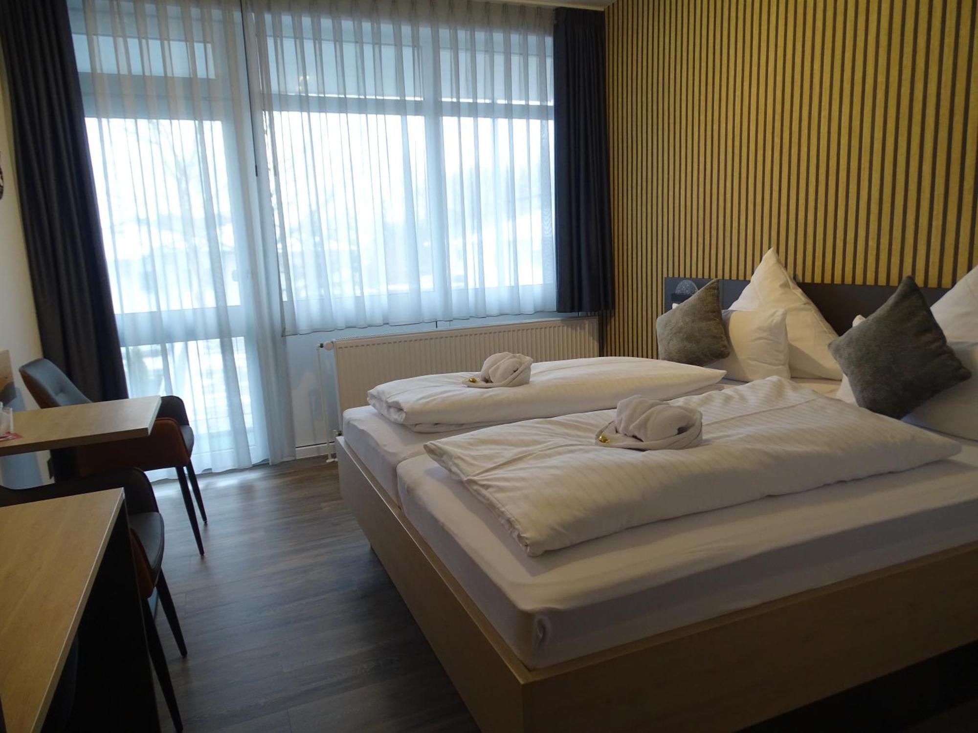 Hotel Zur Therme Erwitte Bagian luar foto