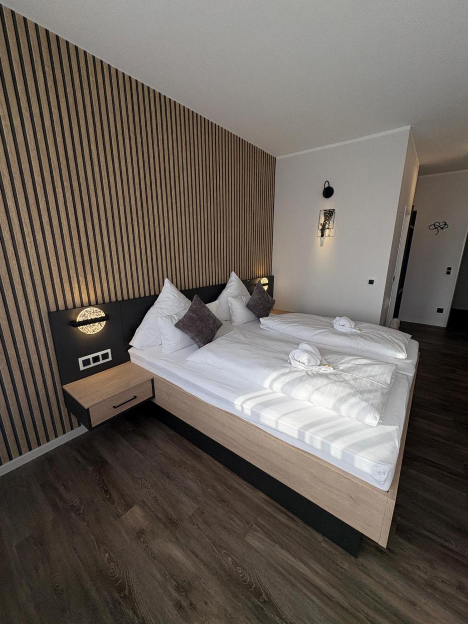 Hotel Zur Therme Erwitte Bagian luar foto